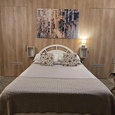 Servants' Quarters Studio Apartment La Valeta Exterior foto